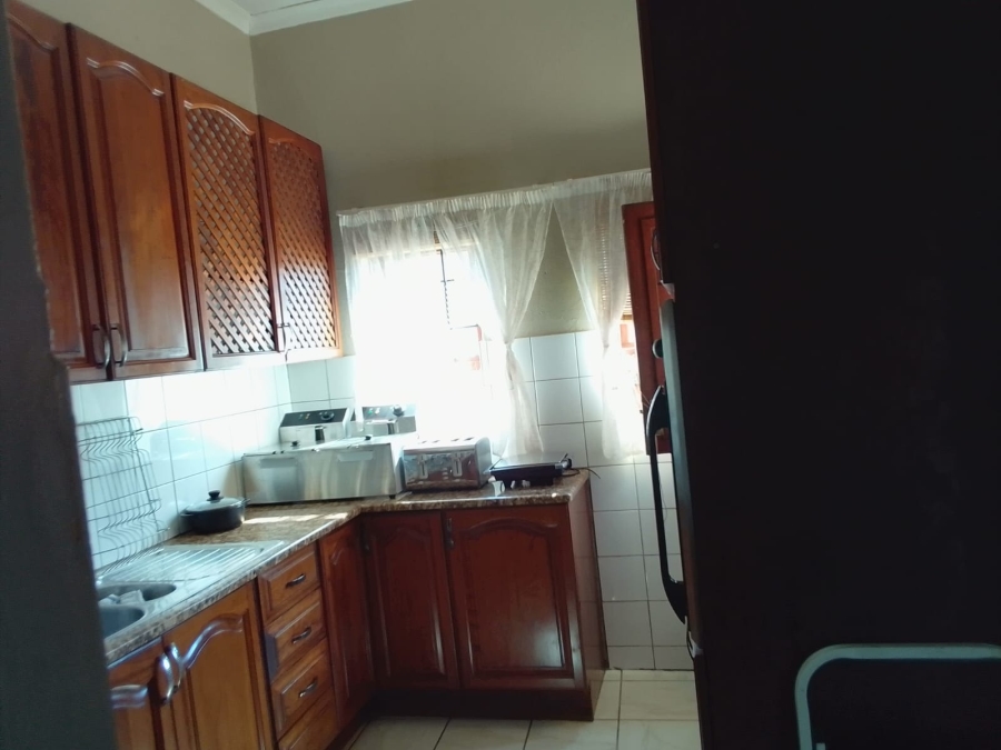 To Let 4 Bedroom Property for Rent in Safari Gardens North West